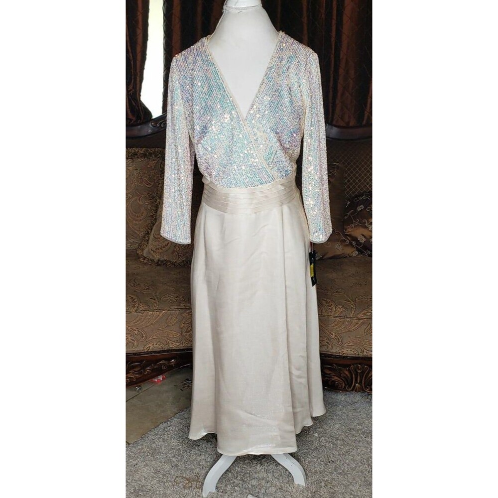 Cachet dress, size 14w, new with tags